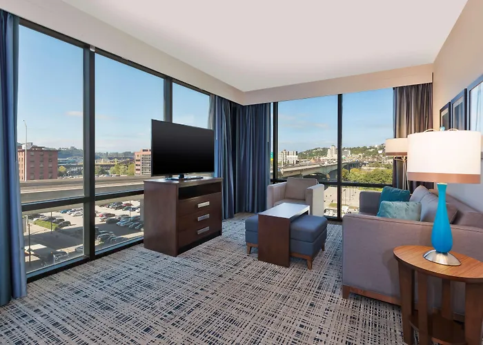 Hotel Homewood By Hilton Downtown