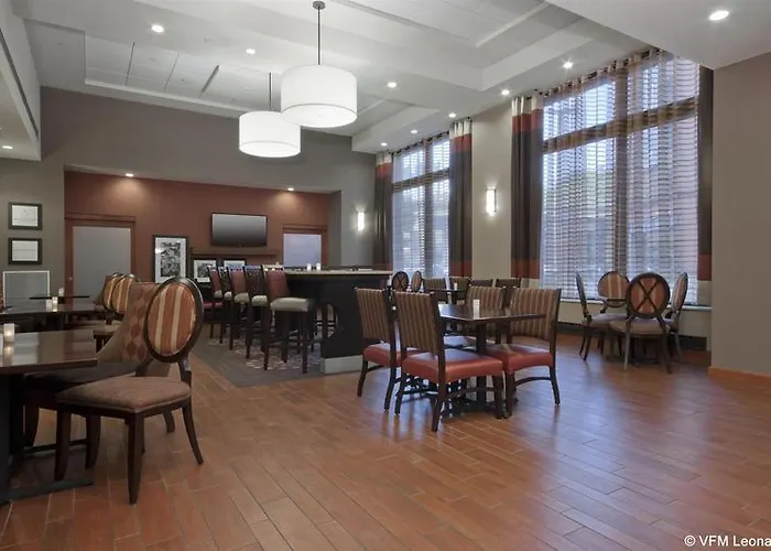 Hotel Homewood By Hilton Downtown